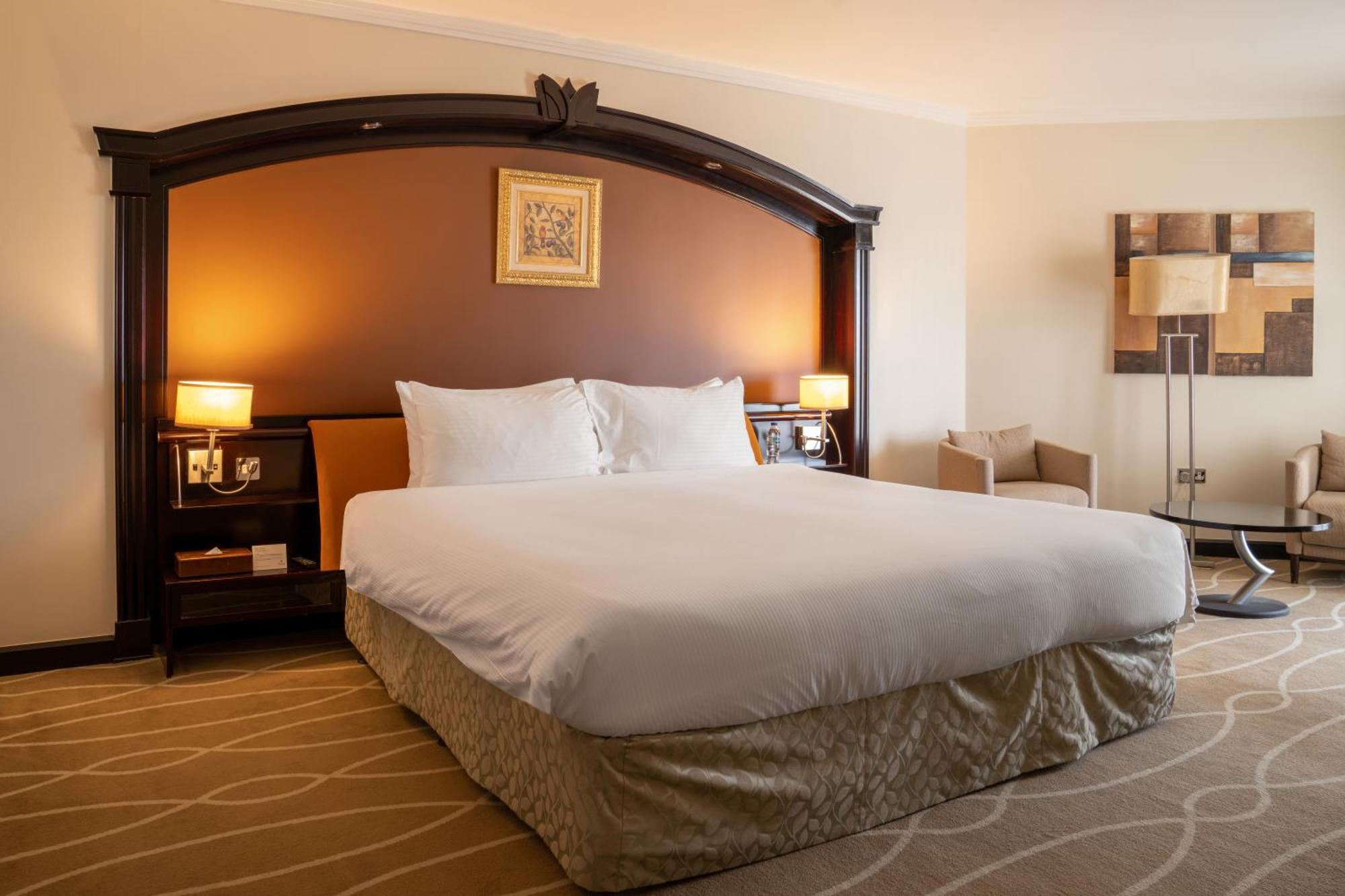 Danat Al Ain Resort Ngoại thất bức ảnh A bedroom at the hotel